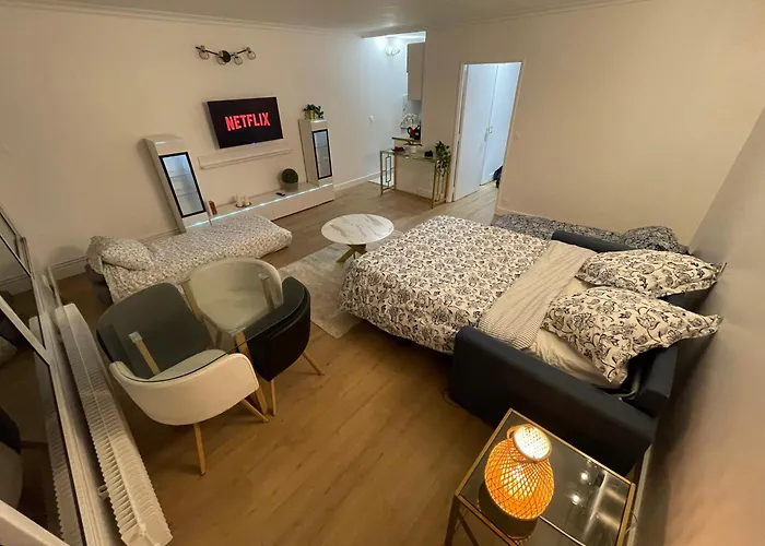 With 180 View Of * Paris